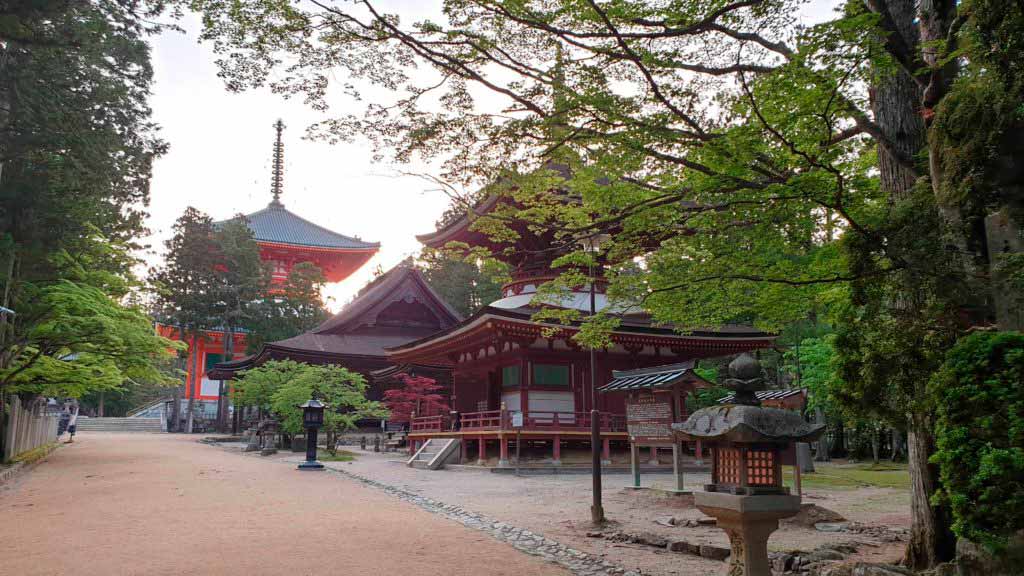 Complejo Danjo Garan y la Gran Pagoda Konpon Daito, Koyasan