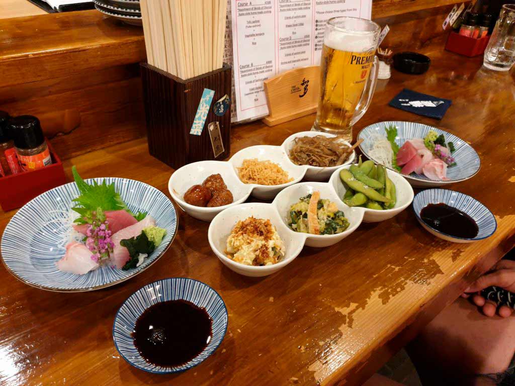 Sashimi y sushi Kioto en Pontocho