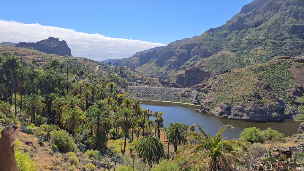 Ausblicke auf La Sorrueda und La Fortaleza entlang des Weges