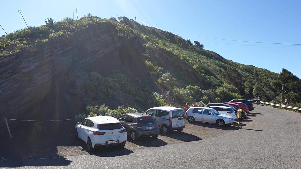 Aparcamiento en Bandama, coches Gran Canaria alquiler