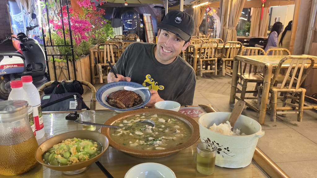 Cena local: sopa de pescado