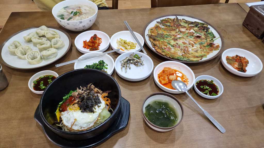 Comida coreana en Cheonjiyeon, restaurantes en Jeju