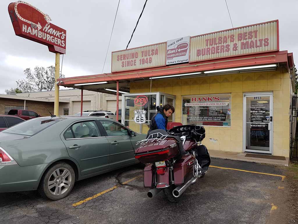 Hank's Burgers Tulsa. Las mejores hamburguesas de la ruta 66 en moto.