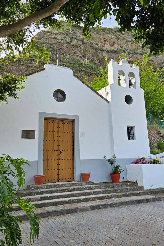 El Hornillo church