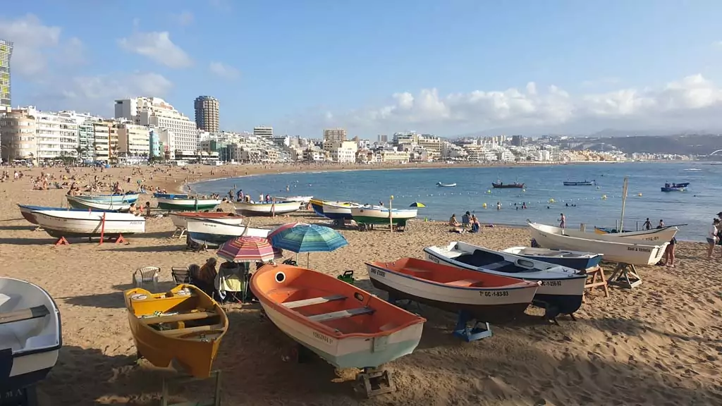 Las Canteras beach, one of the best urban beaches in Spain