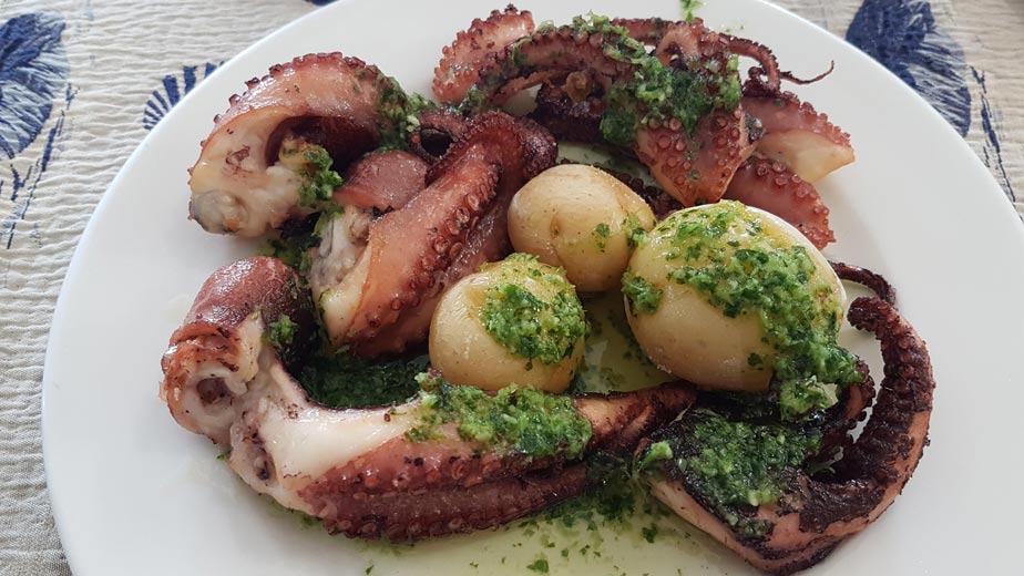Fried octopus in Las Marinera, restaurants in Las Palmas