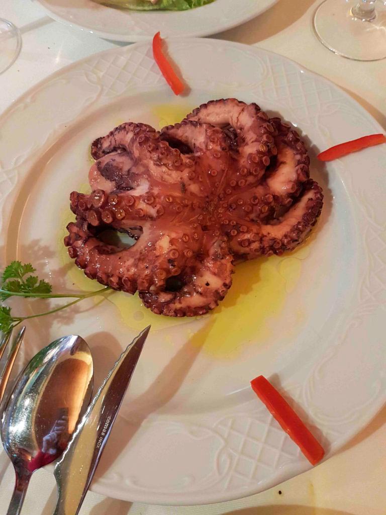 Octopus at La Mirada Profunda