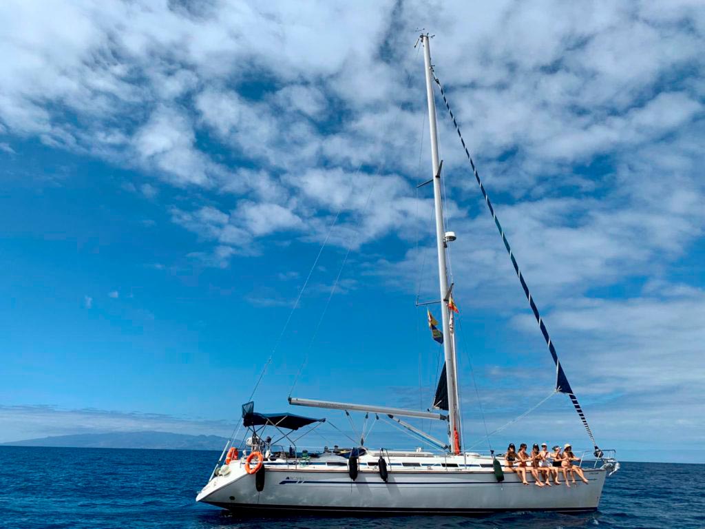 Qué hacer en Tenerife: alquilar un velero