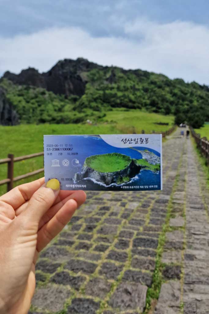 Places to visit in Jeju island, Seongsan llchulbong