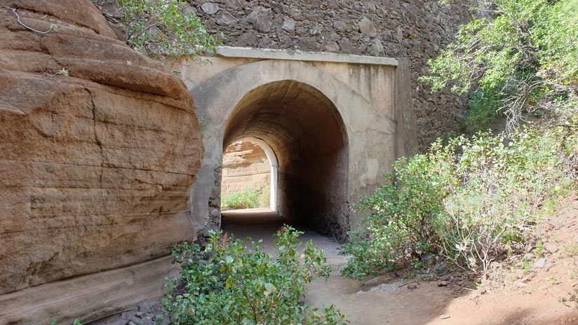 Túnel acceso barranco de Las Vacas